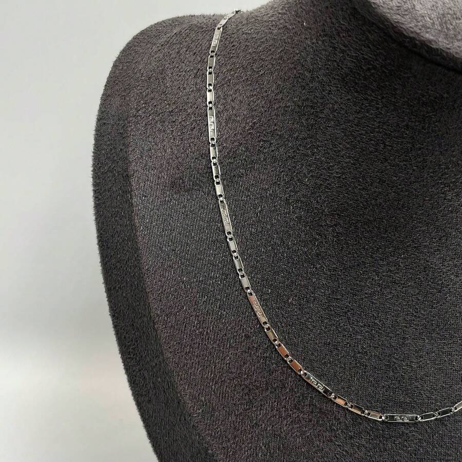 KYQ Collar plano con grabado de "grecas" (45cm) de acero inoxidable. - Plateado - Ver 1