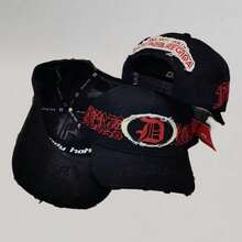 Gorra Fuerza Regida JR Negro y Rojo con Bordado Desgastado Letras Rojas Forro Estampado Visera de Gamuza Ajustable - Negro - Ver 2