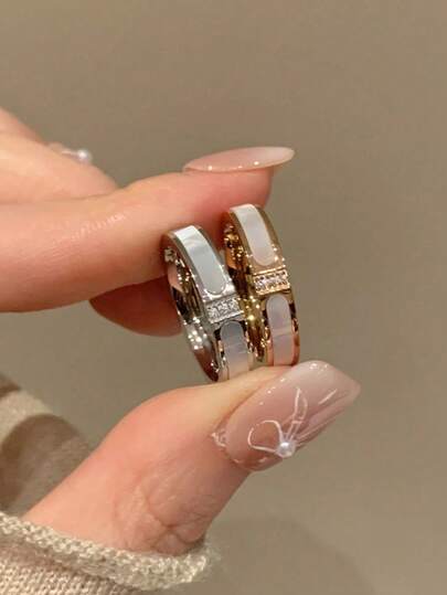 Camhanno 1枚复古多色不锈钢戒指，设计独特，元素丰富，适合日常佩戴，是男女皆宜的理想礼物，也是一款精美配饰。