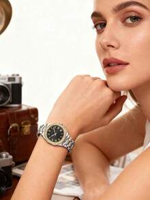 Guess 奢华双色金属女士腕表，优雅水晶镶嵌表圈，时尚银色和金色不锈钢链式表带腕表 GW0770L4 - 黑色 - 查看 2