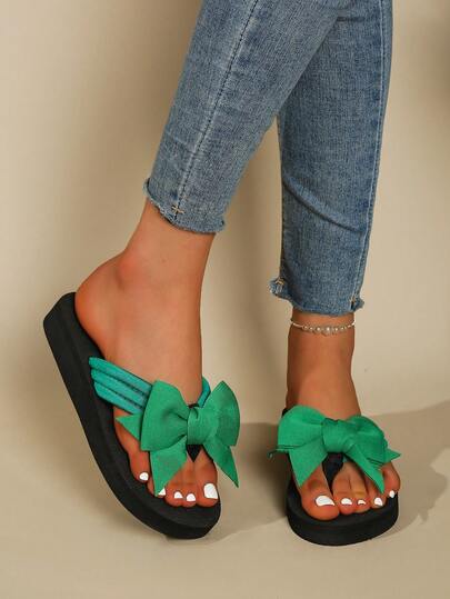 1 Pair Contrast Color Bow Decor Wide Strap Black Flip Flops, Suitable For Outdoor All Seasons