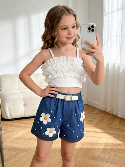 4-7岁女童夏季白色荷叶边吊带上衣+3D花朵串珠短裤套装，甜美时尚欧美风女童装，弹性舒适，2026新款夏季旅行套装