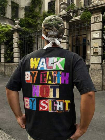 男士“凭信心而活，不凭眼见”字母标语随机图案T恤，休闲街头宗教主题撞色T恤，黑色