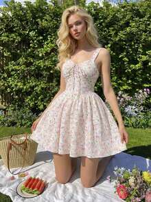 女士优雅粉色碎花吊带系带褶皱腰部喇叭迷你连衣裙，时尚性感夏日连衣裙，浪漫花园野餐装 - 淺粉色 - 查看 1