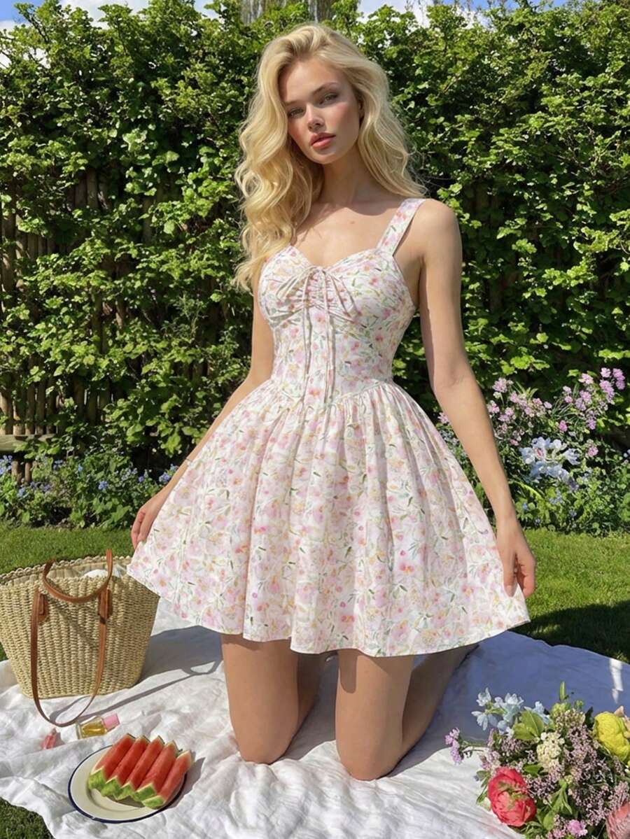 女士优雅粉色碎花吊带系带褶皱腰部喇叭迷你连衣裙，时尚性感夏日连衣裙，浪漫花园野餐装 - 淺粉色 - 查看 1