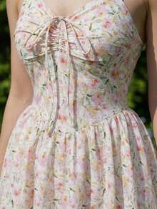 女士优雅粉色碎花吊带系带褶皱腰部喇叭迷你连衣裙，时尚性感夏日连衣裙，浪漫花园野餐装 - 淺粉色 - 查看 5