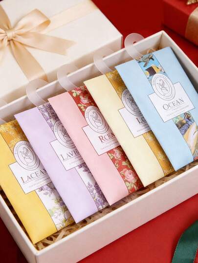 悬挂式衣柜香氛包，持久留香，有效去除烟味、霉味等异味，小巧便捷，适用于衣柜、鞋柜、浴室等空间，香氛包，香氛片