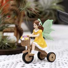 Estátua de fada em resina, montada em uma bicicleta florida - 8,3 cm (3,26 polegadas), com asas brilhantes e um toque de humor. Ideal para decorar jardins floridos da primavera, gramados, varandas e áreas externas, além de ser um ótimo presente para a Páscoa e o Dia dos Namorados. - Menina das flores em uma bicicleta - Ver 11
