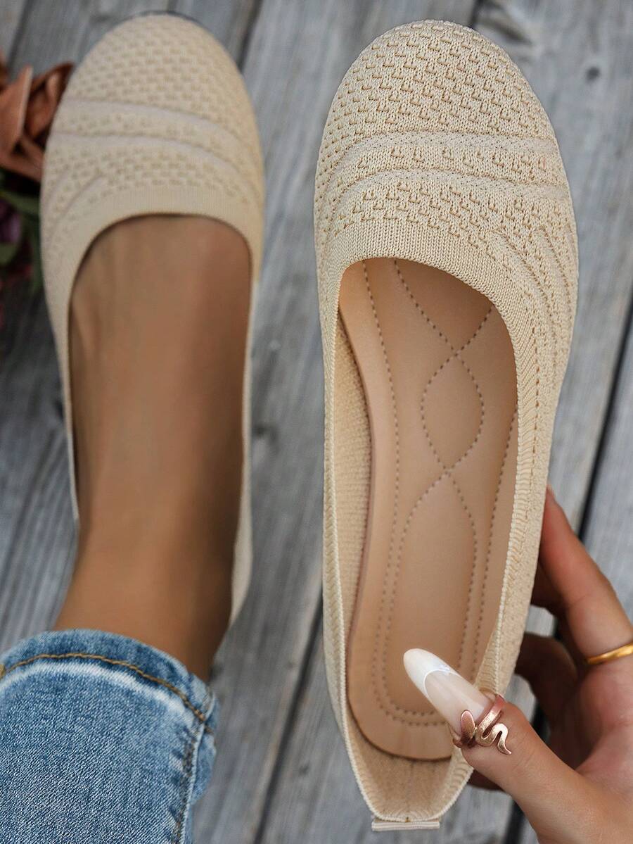 圆头女士平底鞋，针织休闲鞋，夏季透气芭蕾舞鞋，妈妈款套脚乐福鞋，百搭平底鞋，颜色包括黑色、白色、橄榄绿、米色、天蓝色、浅蓝色、卡其色、浅棕色、藏青色、黄色，适合春秋季穿着，大码可选，网面休闲运动鞋，步行鞋，纯色套脚鞋