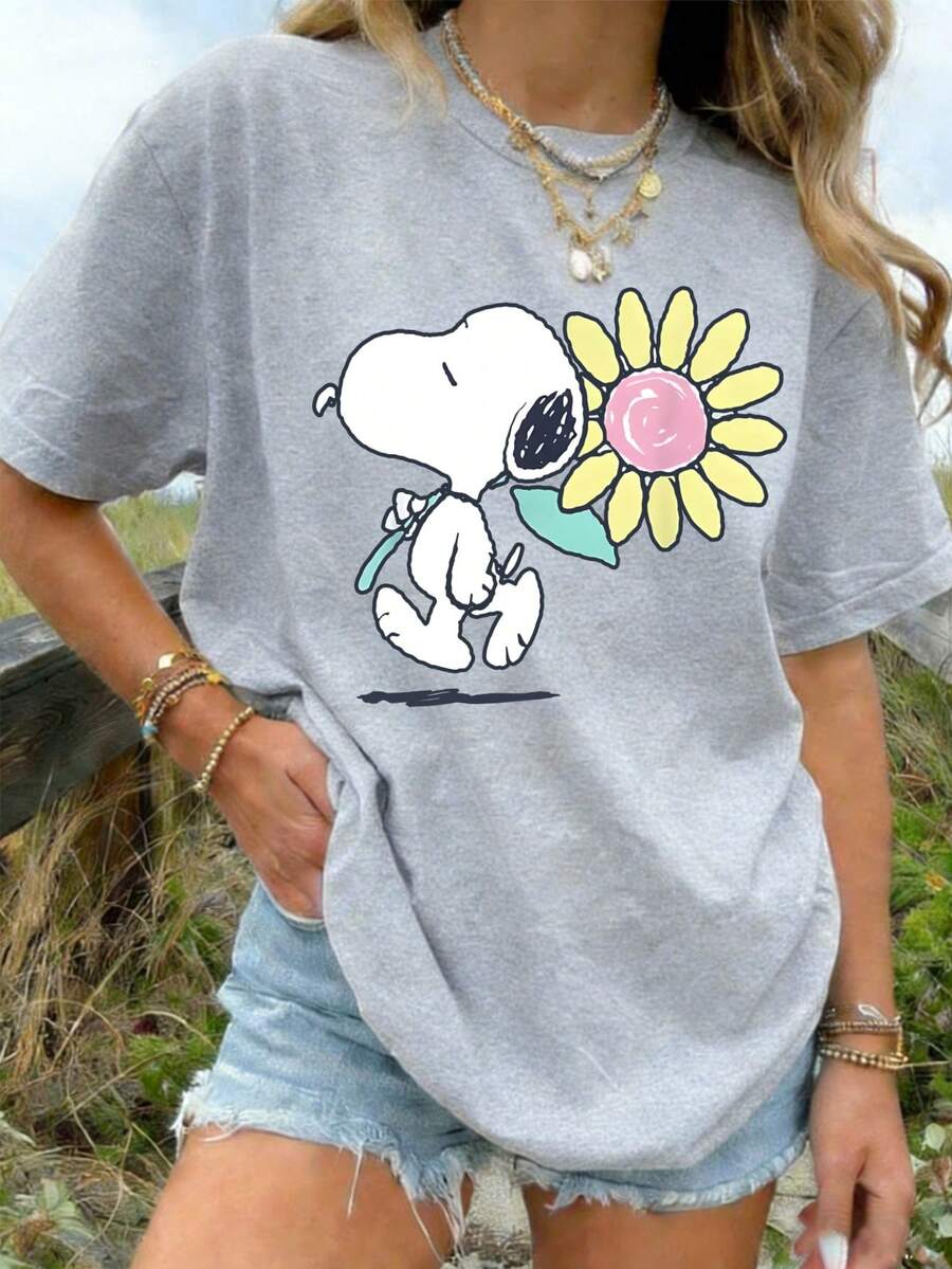 SNOOPY Cute Holding Big Flower Retro Cartoon Short Sleeved T Shirt Creating Summer Denim Shorts Lazy Casual Style Outfit - Màu Xám nhạt - Xem 1
