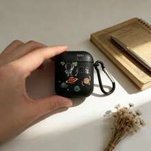 Funda protectora con elemento de astronauta compatible con auriculares inalámbricos Bluetooth de Apple, funda resistente a arañazos y golpes compatible con la funda de carga de auriculares Bluetooth de Apple - Negro - Ver 5