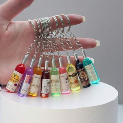 10个随机混色树脂创意逼真酒瓶钥匙扣 - 彩色迷你酒瓶钥匙圈，新奇派对礼物，独特生日礼物，包包挂饰及装饰配件，钥匙扣收纳器 | 趣味设计 | 耐用钥匙扣