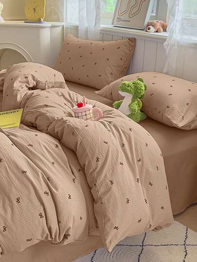 3pcs Cute Bow Print Duvet Cover Ultra-Soft Breathable Premium Microfiber Fabric, All-Season Versatile Bedding Machine Washable Fade Resistant Pilling Free Shrink Proof Wrinkle-Resistant, Charming Minimalist Fresh Style/Elevates Bedroom Atmosphere, Easy Care Bedding Set For King/Queen/Full/Twin Size, Perfect For Home Dorm Apartment Guest Room Vacation Rental & Gift-Giving