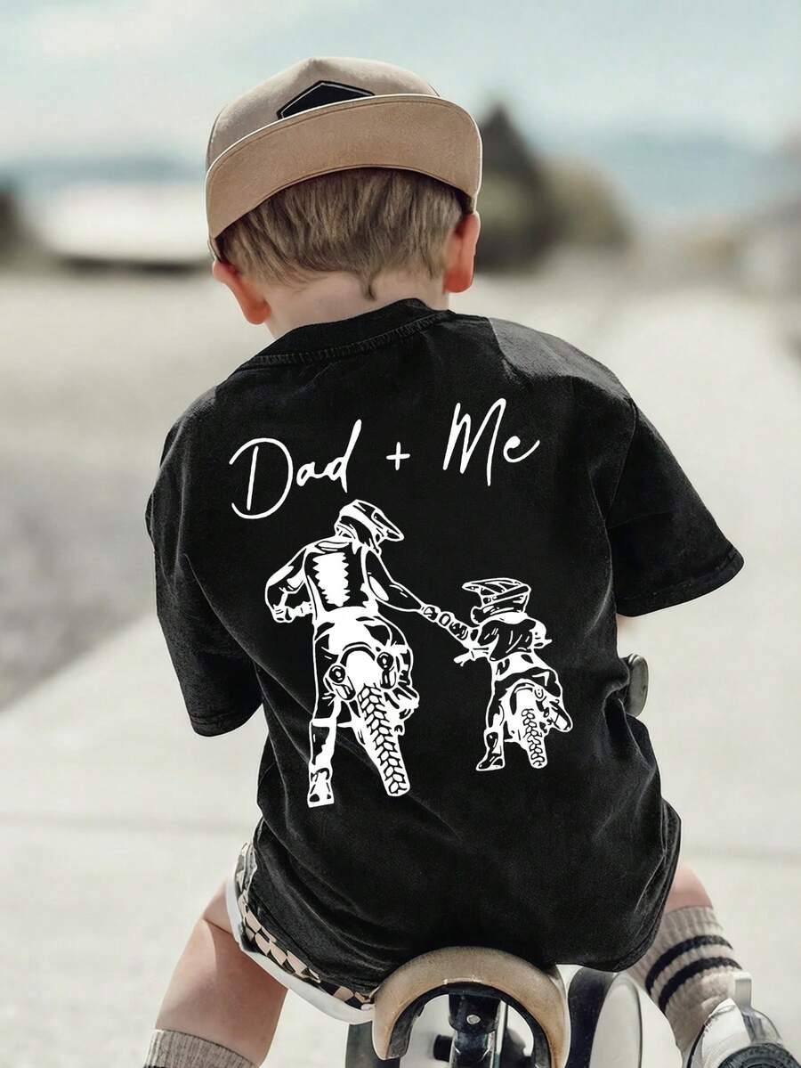 1 chiếc áo thun ngắn tay cổ tròn in họa tiết thường ngày cho bé trai, trang phục mùa hè dành cho học sinh - Chiếc áo thun in hình xe đạp "Bố và Con" mang đến niềm vui và hạnh phúc cho mọi đứa trẻ!