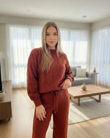 WOMEN'S WINTER MOUSSE KNITTING SET WITH PANTS AND BRAIDED BLOUSE - 查看 2