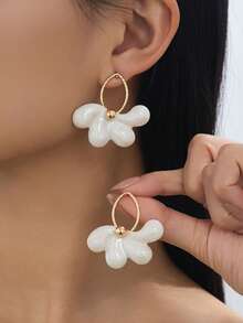 1 Pair Elegant Teardrop Flower Stud Earrings, Suitable For Daily, Party And Vacation Outfits - White - View 1