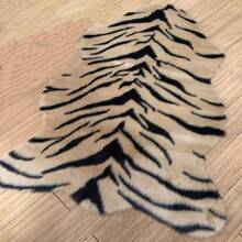 Seek4comfortable Tiger Print Rug, 23.6x43.5 In Animal Printed Faux Cowhide Area Rug Skin Fur Luxury Soft Faux Fur Rug Perfectly In Living Room/Bed Room - 老虎 - 查看 3
