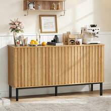 clóset Buffet de 60 Pulgadas con Puertas estriadas, Moderno clóset de Almacenamiento de Madera con Estante Ajustable, Barra de café no Empotrado para Comedor y Sala de Estar - color de madera natural - Ver 1