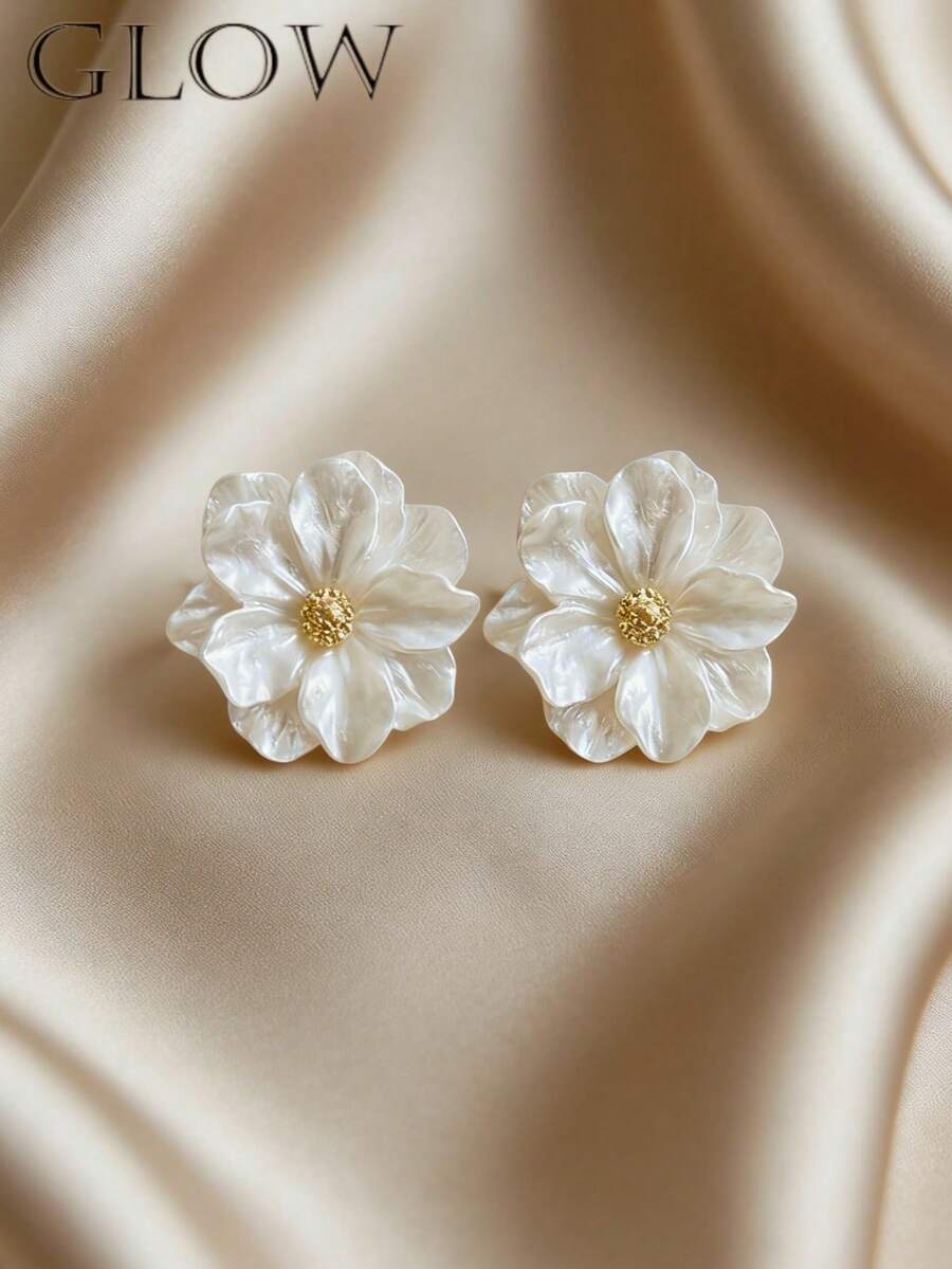 1 Paar weiße minimalistische elegante Kamelien-Blumen Ohrstecker, geeignet für Teenager-Mädchen für den täglichen und Festtagsgebrauch
