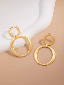 A Simple And Exaggerated Plain Circle Geometric Earring That Is Fashionable And Versatile - Multicolor - View 2