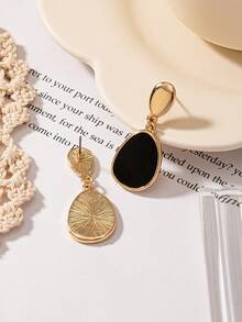 1 Pair Women's Fashionable Versatile Metal Flower Hoop Earrings, Suitable For Daily Wear - Multicolor - View 6