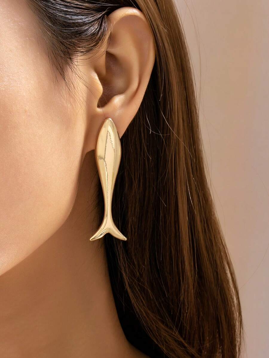 1 Pair Gold-Plated Sardine Fish Stud Earring For Women, Fashionable Spring Summer Fishes Earrings Jewelry Suitable For Vocation, Beach Travel Accessories - Sardine Earrings - View 1