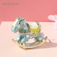 SIQIZHOU 1个迷你珐琅旋转木马首饰盒，是生日装饰的理想之选。这款小巧的摇摇马首饰盒是存放耳环、项链和戒指的绝佳选择，也可作为桌面装饰收纳盒和可爱的纪念礼物。 - 彩色 - 查看 2