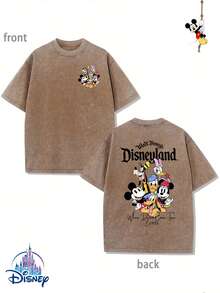"Authorized By Disney", The Full Staff Of Disneyland Has A Big Print, And The Original License Is 1. Fashion Cartoon Short Sleeve Design, Cartoon Short Sleeve, Men's Cotton Washed T-Shirt. Soft And Breathable, It Can Be Used As A Gift For Disney Lovers. - 卡其色 - 查看 1
