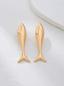 1 Pair Gold-Plated Sardine Fish Stud Earring For Women, Fashionable Spring Summer Fishes Earrings Jewelry Suitable For Vocation, Beach Travel Accessories - Sardine Earrings - View 4