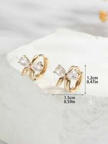 一对闪亮立方氧化锆蝴蝶结耳环，简约优雅，适合女性和女孩日常佩戴 - 彩色 - 查看 2