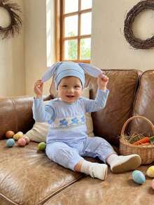 Conjunto de Pascua para bebé niño: pelele de manga larga liso, peto a cuadros con conejito, pantalones y gorro con orejas. Conjunto de primavera de 3 piezas. - Azul - Ver 3