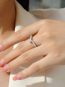 925纯银莫桑石戒指，适合宴会、派对、正式场合、节日、情人节、订婚、婚礼、周年纪念、生日礼物等场合，附带证书 - 銀色 - 查看 6