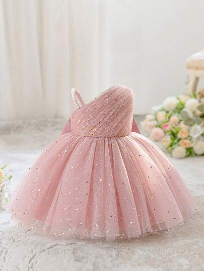 Đầm dự tiệc cưới cho bé gái kiểu dáng bất đối xứng vai, đính sequin giả ngọc trai, chất liệu lưới, thanh lịch, phù hợp cho sinh nhật 1 tuổi, dạ hội, các dịp trang trọng (không bao gồm băng đô).