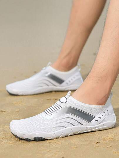 户外赤足五指水鞋 - 男女通用速干套穿鞋，适合水上运动、沙滩、沿海活动、室内健身、跑步、跳跃、瑜伽等。