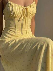 女士优雅浅黄色碎花吊带系带褶皱腰中长连衣裙，时尚性感夏日连衣裙，浪漫度假装扮 - 黃色 - 查看 4