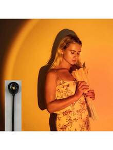 体验日落之光的魔力——我们的迷你创意铝合金USB灯（纯色）将带给您非凡的视觉体验。 - 黑色 - 查看 4