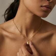 時尚不銹鋼鎖鎖吊墜項鍊適合女士 - 金黃色 - 查看 4