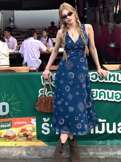 复古法式深V领无袖印花收腰A字迷你连衣裙，春季