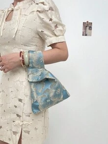 lulu kewen Túi xách mini cầm tay nữ kiểu thắt nút, 1 chiếc, họa tiết hoa, chất liệu polyester, ví màu vàng. Rất phù hợp cho thanh thiếu niên, phụ nữ, nữ sinh, học sinh, nhân viên văn phòng, thích hợp cho mua sắm, kỳ nghỉ, du lịch, dự tiệc, đi làm, hoạt động ngoài trời. Có thể đựng điện thoại di động, chìa khóa, son môi, mỹ phẩm, tiền xu, vật dụng nhỏ, sản phẩm chăm sóc da và các vật dụng cá nhân khác. - Màu xanh lam - Xem 3