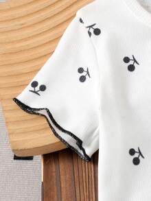 Bộ 2 món áo thun ngắn tay và quần cạp chun in hình quả anh đào dễ thương cho bé gái, thích hợp cho mùa hè. - trắng - Xem 5