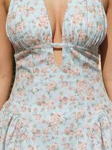 女士优雅浅蓝色碎花露背深V迷你连衣裙，时尚性感夏日连衣裙，浪漫度假装扮 - 彩色 - 查看 6