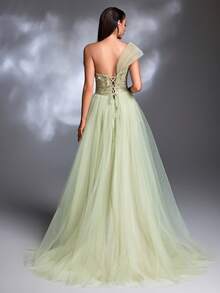 Váy dạ hội cao cấp sang trọng, nhẹ nhàng, thanh lịch, chất liệu vải tuyn, lưng cao, cổ chữ V, thắt nơ, hở vai, thêu hạt cườm họa tiết lông vũ màu vàng nhạt và vàng - Vàng nhạt - Xem 2