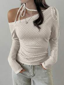 阳光少女风白色波点针织长袖上衣，韩版纯粹欲望风格，单肩蝴蝶结系带，适合夏季情人节、居家休闲或日常通勤穿着。 - 米色 - 查看 10