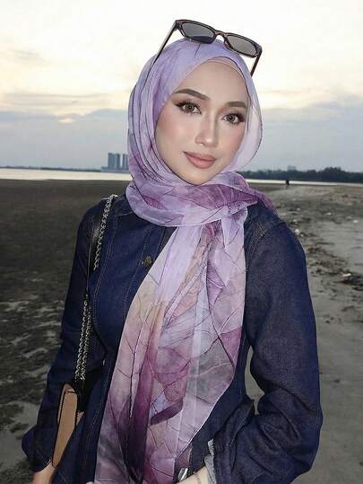 1 Pc Women's Fashionable Ink Wash Floral Print Small-Sized Chiffon Scarf, A Boho Style Casual Multi-Purpose Headscarf, Suitable For Summer Sun Protection And Beach Wear, Ideal For Daily Use And Vacation.