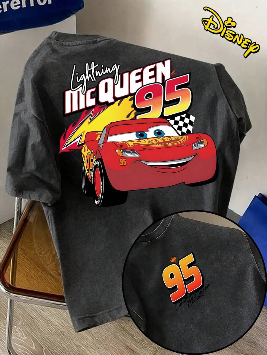 Disney Men's 230g Water Washed Cotton Short Sleeve T-Shirt - A Men's T-Shirt With A Loose Fit Round Neck, 100% Cotton, Machine Washable, Suitable For Beaches, Parties, And Outdoor Activities, Featuring Lightning McQueen, The Protagonist Of "Cars", As The Core Design. It Is A Four Season Casual Top, Retro Water Washed T-Shirt, Street Fashion, And Racing Pattern T-Shirt - 黑色 - 查看 1