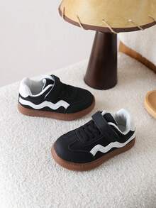 1 Pair Leather Casual Sneakers With Hook And Loop Soft Sole - Black - View 3