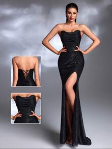 Un vestido de noche elegante de cola de sirena con abertura alta, encaje negro fruncido y cordones sin tirantes - Negro - Ver 7
