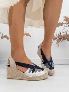 VIKIVIKI SHOES Women's Espadrilles With A Wedge Sandal Style, Valencian Espadrille, Closed Front Design With Decorative Fabric Details And Overlapping Bands, Wrap-Around Structure With Crossed Straps That Integrate Into The Instep And Open Sides, Comfortable And Flexible Fit, Lightweight Jute Platform With Non-Slip Sole, Elegant And Stylish, Breathable, Ideal For Summer, Holidays, Beach, Daily Walks, City And Casual Chic Looks - 黑色 - 查看 4