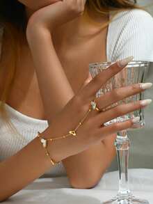 1pc Fashionable White Shell Heart-Shaped Stainless Steel Knuckle Ring Bracelet, Luxury Versatile Celebration Holiday Sexy Jewelry For Women - Finger Chain - View 1