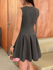Elegante vestido casual de estilo chic para ir al trabajo, estilo de celebridad de lujo francés, tela con sensación de lino gris y beige, cuello en V con lazo en la cintura, ajuste ceñido con bajo acampanado, sin mangas, mini vestido, adecuado para fiestas, Halloween, Nochebuena, Navidad, Festival de Primavera, salidas, reuniones con amigos, compras, entretenimiento, trabajo, etc. La tela básica es cómoda, estilo único, alta relación calidad-precio, adecuada para primavera, verano, otoño e invierno - Gris Oscuro - Ver 5
